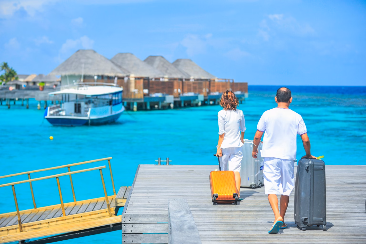 Tourists In with luggages coming to mauritius