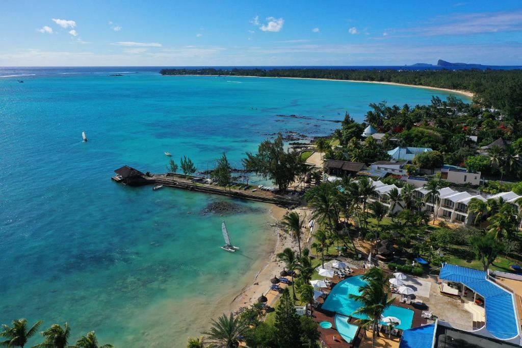 Coral Azur Beach Resort Mauritius beachfront swimming pool